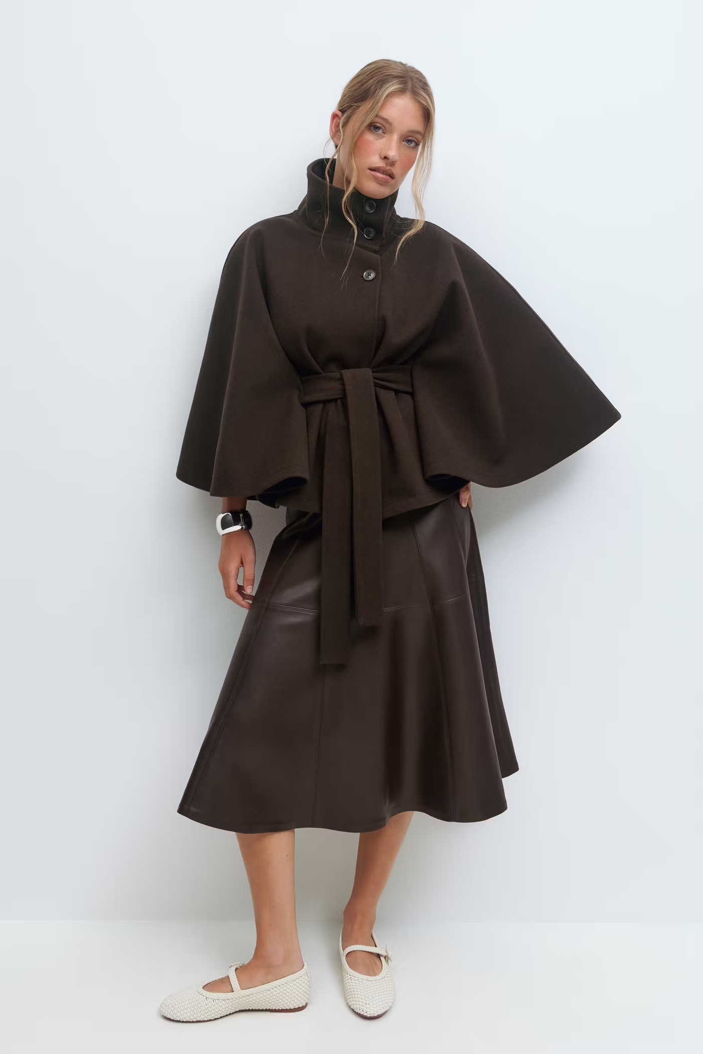 Lara™ | Chic Cape Coat with Cozy Belt