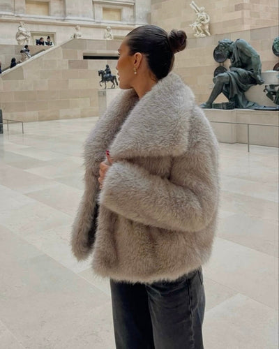 Isabella™ | Luxurious Faux-Fur Coat for Timeless Elegance
