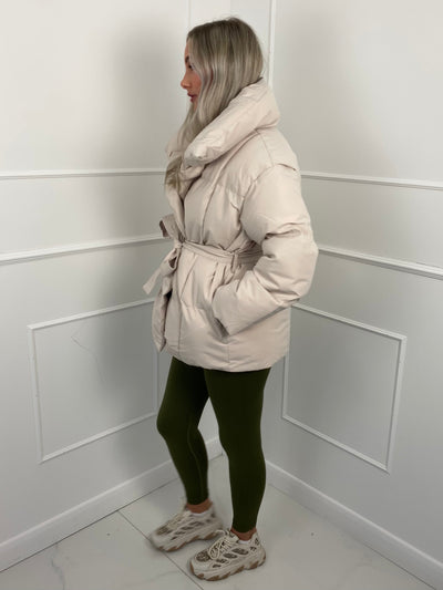 Elina™ | Chic Quilted Jacket with Versatile Belt