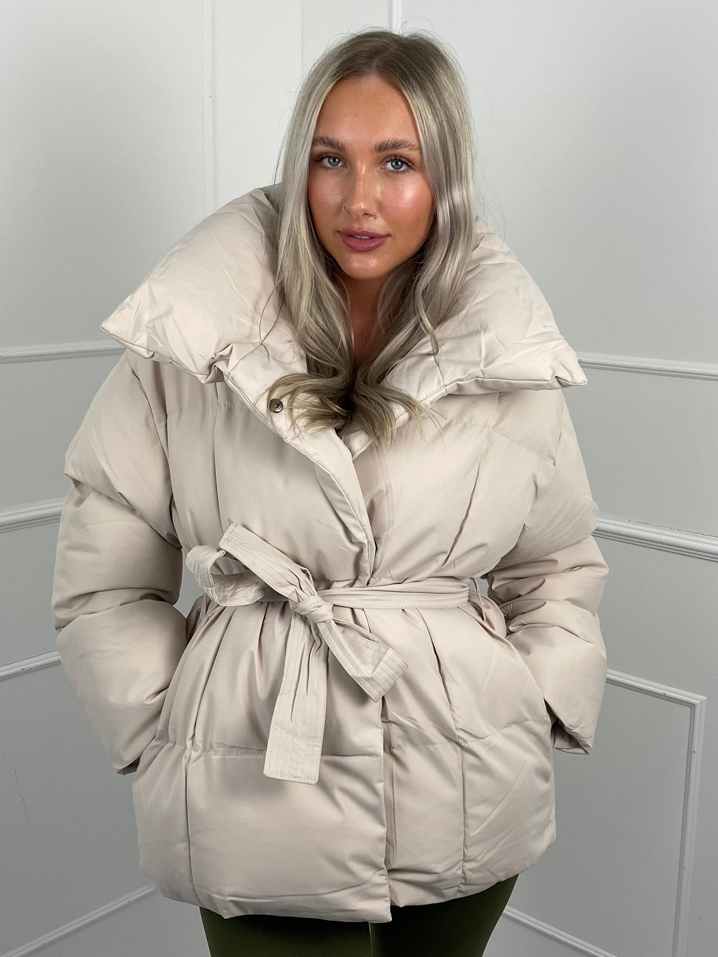 Elina™ | Chic Quilted Jacket with Versatile Belt