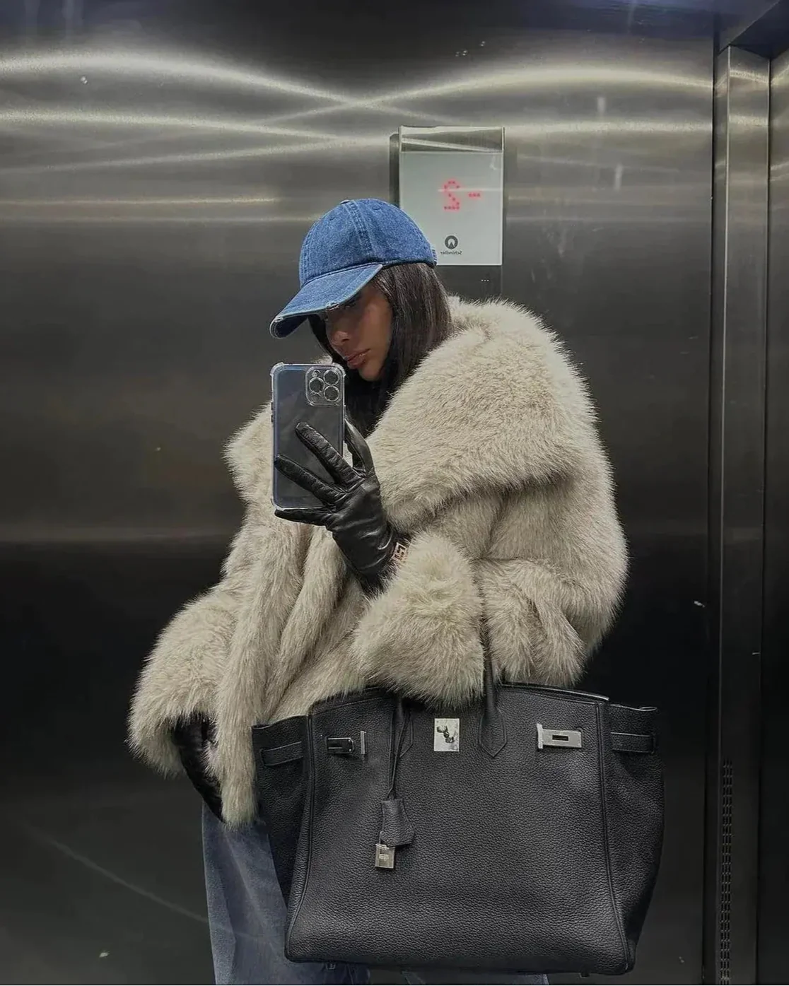 Isabella™ | Luxurious Faux-Fur Coat for Timeless Elegance