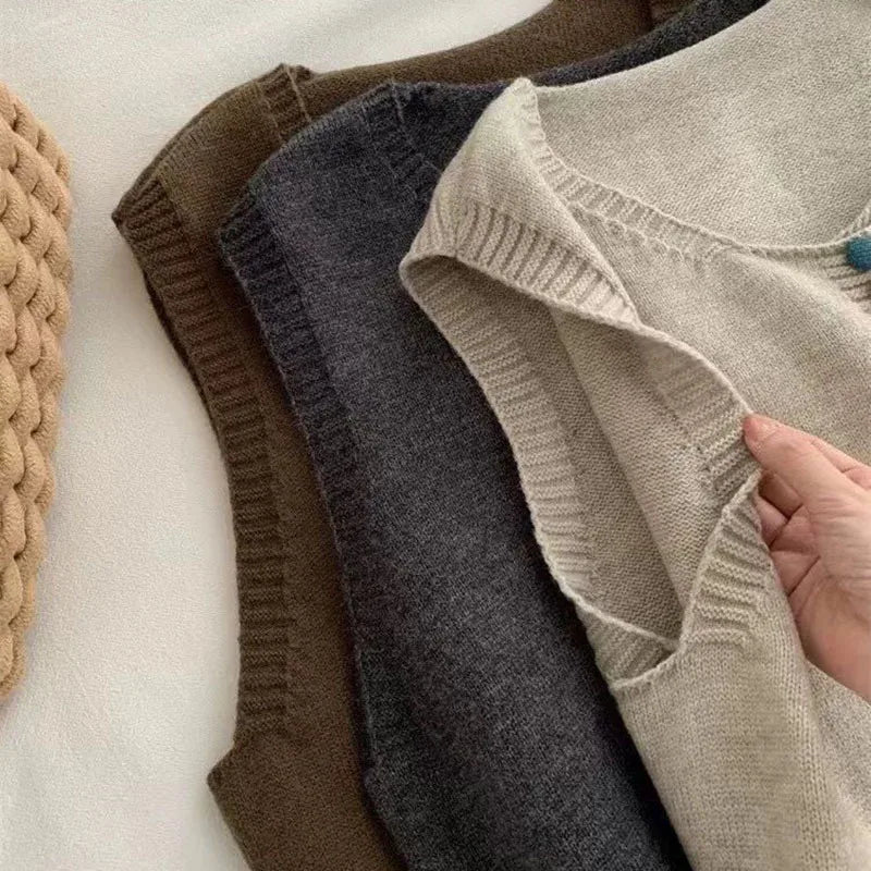 Isabella™ | Chic Color-Button Knit Vest for Effortless Elegance