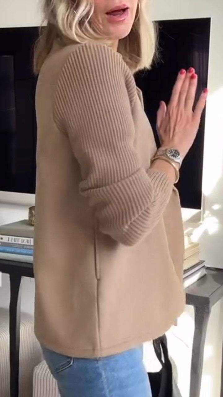 Vivienne™ | Stylish Blazer with Cozy Knitted Sleeves